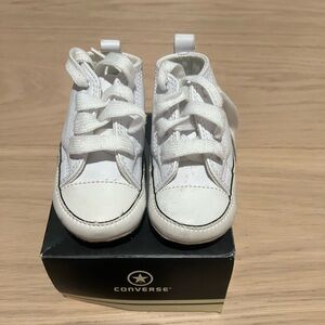 2 Converse First Star Crib shoes White & Navy sz 4